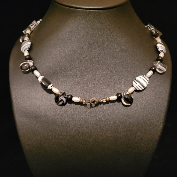 Estate Glass Beaded Faux Pearl Necklace - Picture 4 of 4